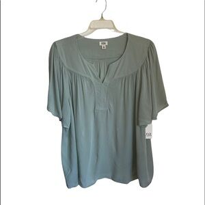 NWT- a.n.a Sage blouse. Size 1X Lightweight and perfect for spring